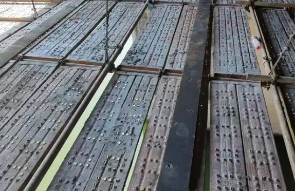 临夏碳纤维加固在木结构方面的作用有哪些？